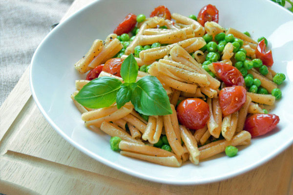 Rezept: Rote Linsen Strozzapreti mit Erbsen